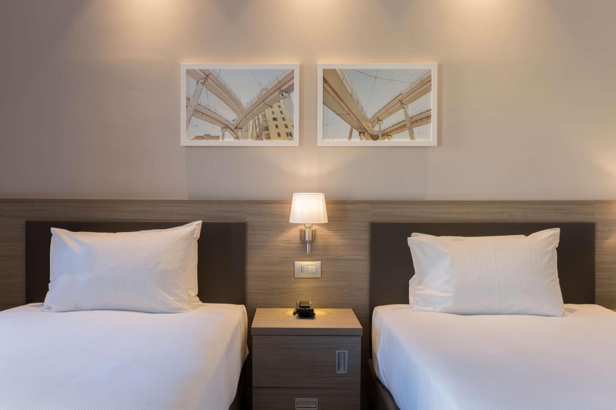 Hotel Hampton By Hilton East Roma